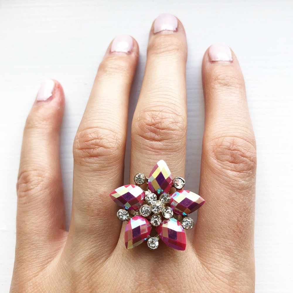Pink holographic bead & rhinestone flower ring